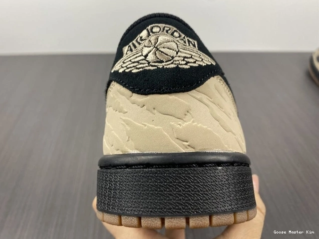 1 Low x Air Carnivore Jordan DN3400-001 SoleFly 0615